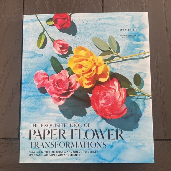 The exquisite book of paper flower transformations by artist Livia Cetti - Picture 1 of 9